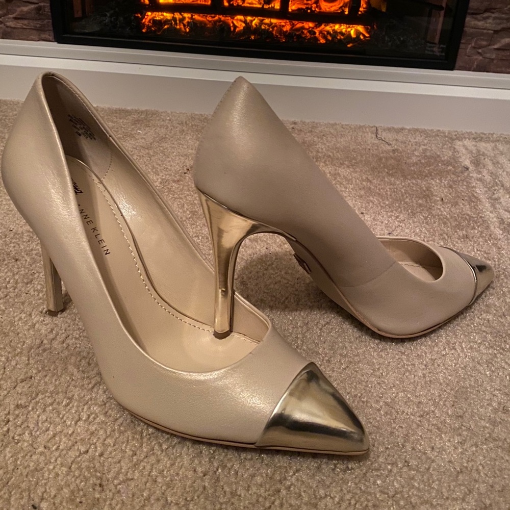 Cream & Gold Ann Klein Shoes